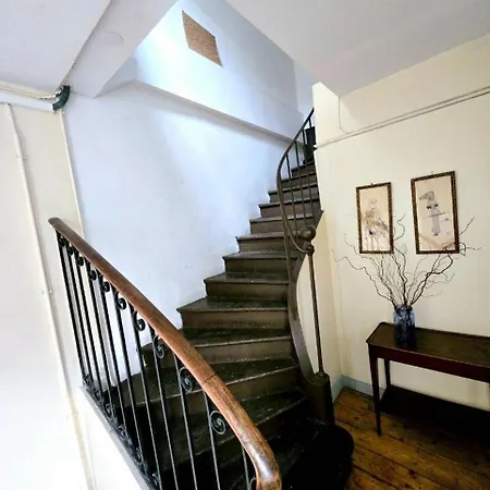 Apartment Grand Theatre